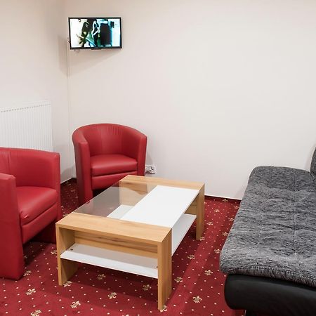 Rezidence Holsin Hotell Holsiny Exteriör bild
