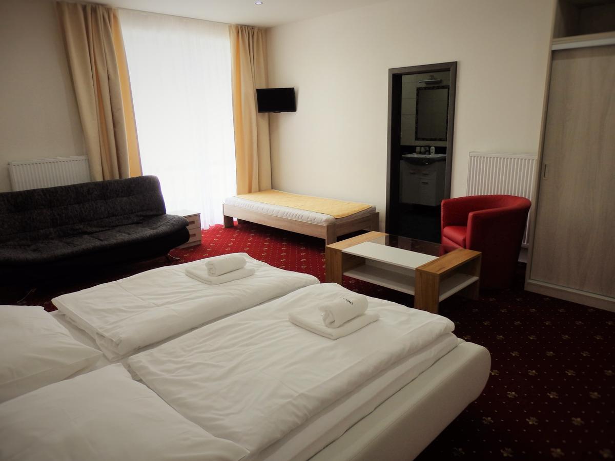 Rezidence Holsin Hotell Holsiny Exteriör bild