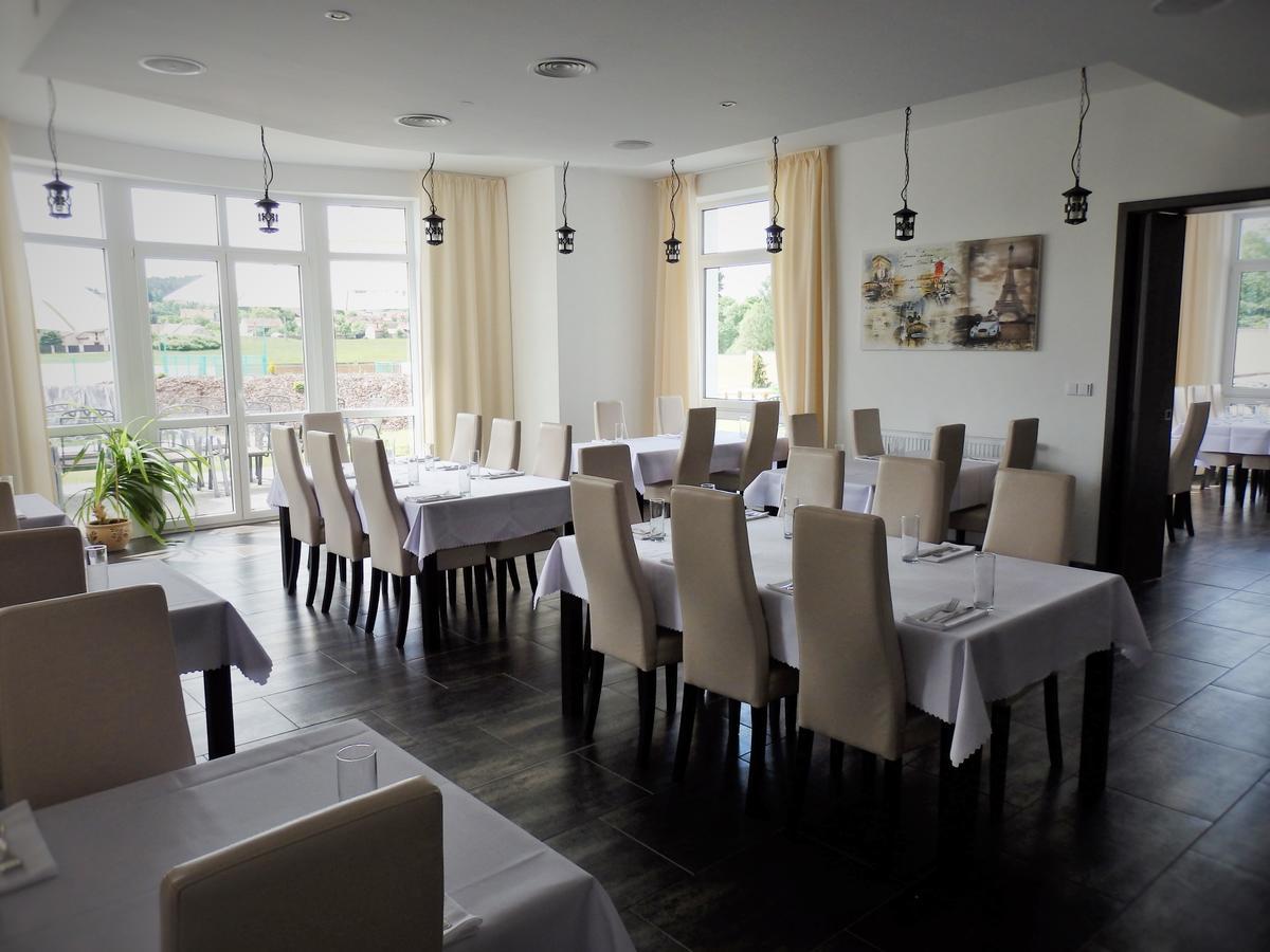 Rezidence Holsin Hotell Holsiny Exteriör bild