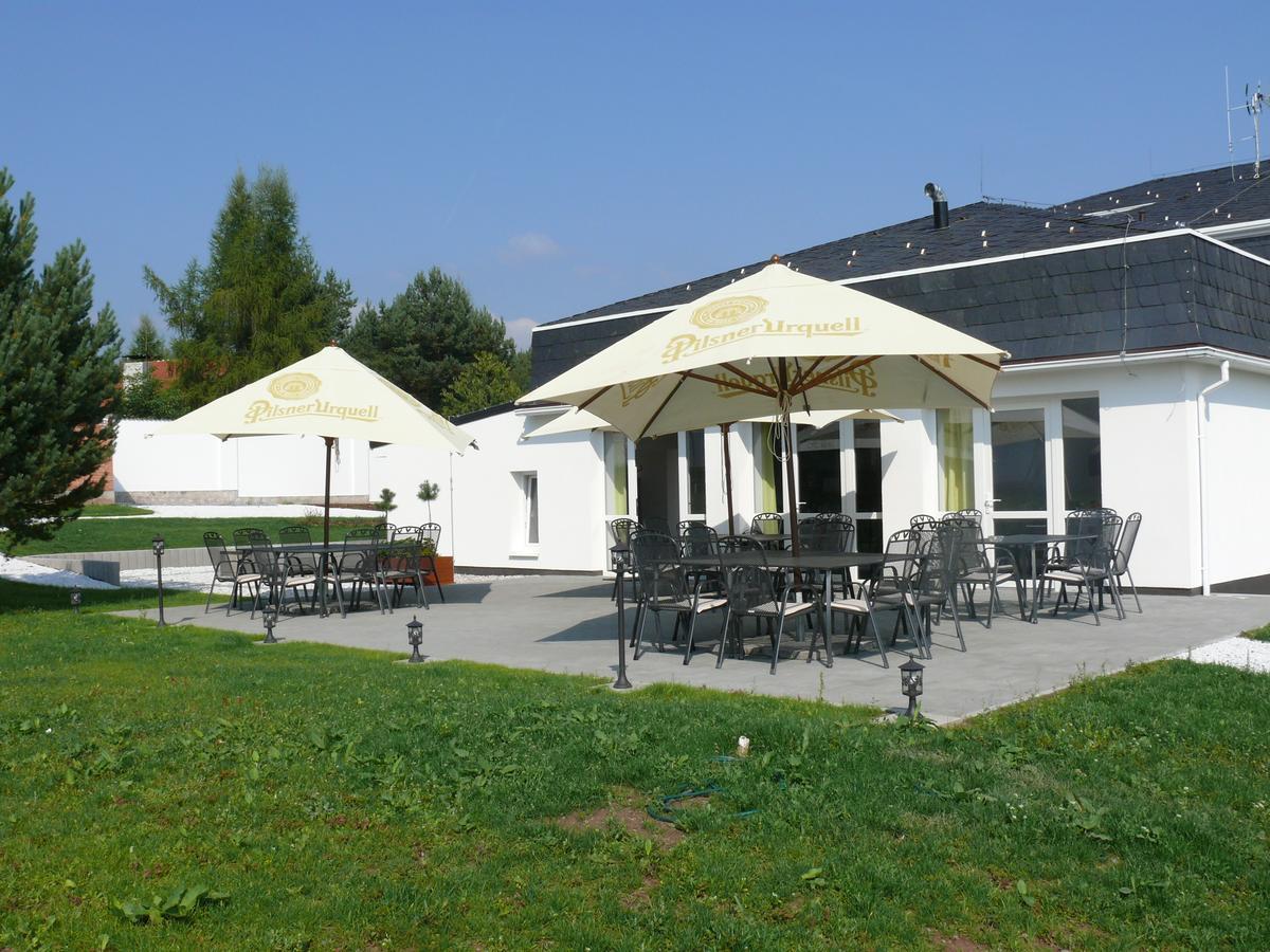 Rezidence Holsin Hotell Holsiny Exteriör bild
