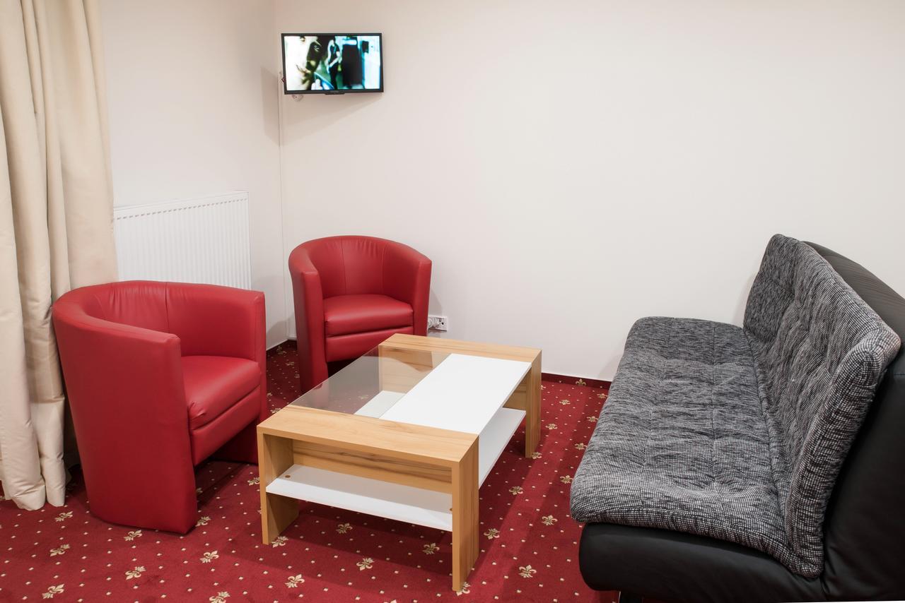 Rezidence Holsin Hotell Holsiny Exteriör bild